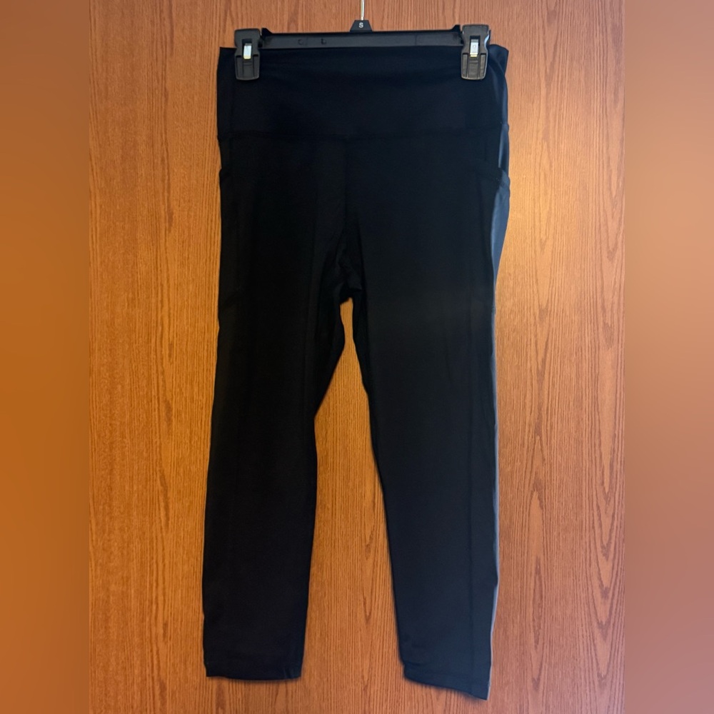 Zyia crop leggings